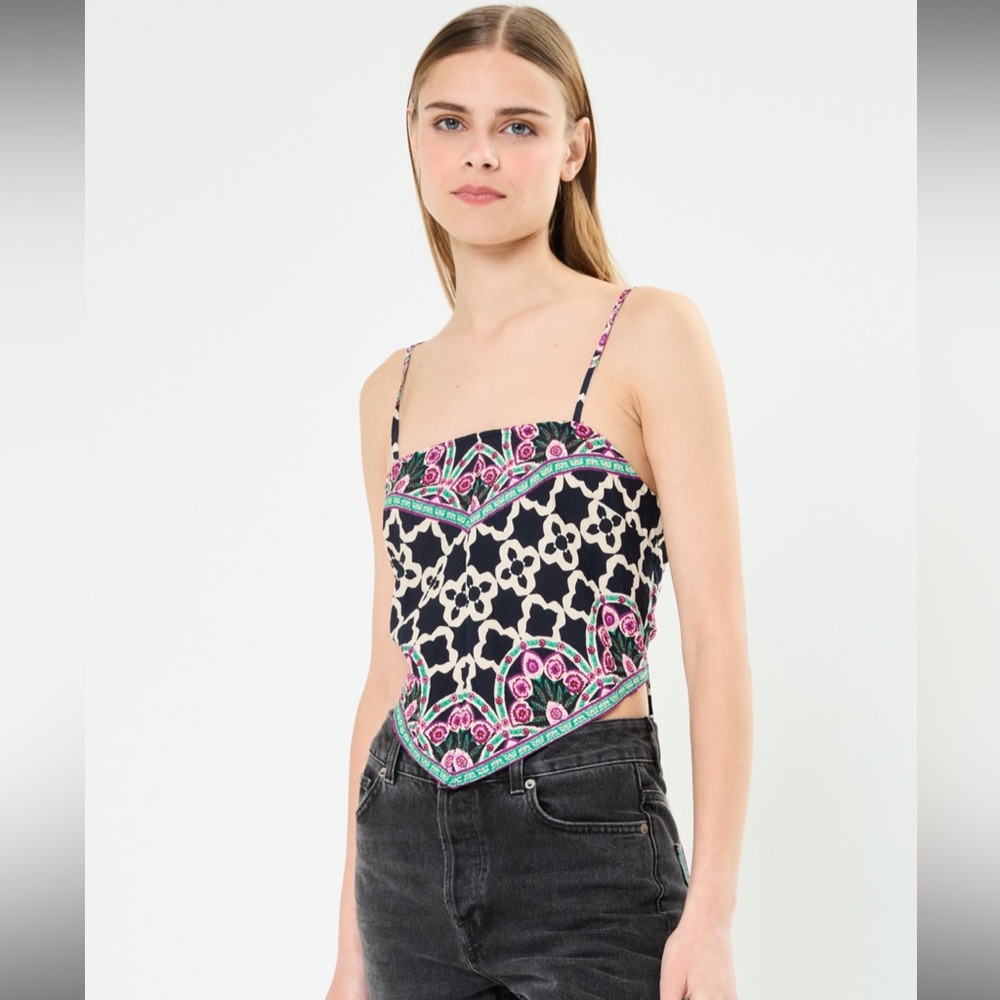 NWT Y.A.S crop top